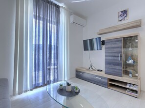 TV - Milanković by Interhome (Vrsar)