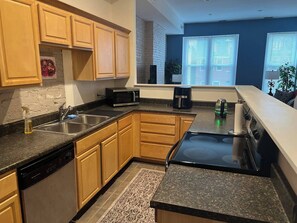 Imagen sin descripción, 4 de 16, botón