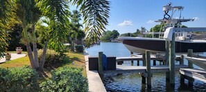 Marina - Pool-Waterfront-Pet Friendly, 3-bedroom, 5 bed, 2.5 bath, house in Tampa with AC (Tampa)