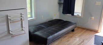 L Diamond E Guest Cabin #3,  Cozy 1 bedroom