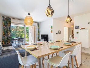 Dining - Apartment Lyloa by Interhome (Six Fours)