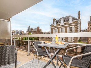Outdoor dining - L'Albatros by Interhome (Dinard)