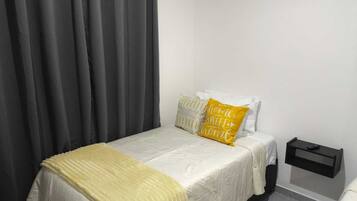 Iron/ironing board, WiFi, bed sheets