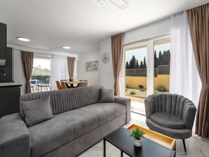 TV - Mediterranee Oliva by Interhome (Poreč/Funtana)