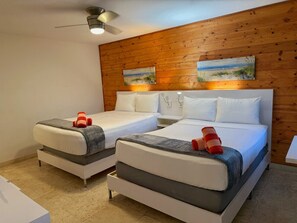 Desk, iron/ironing board, travel cot, WiFi - Bright Coastal 2BR Apartment #10 (Pompano Beach)