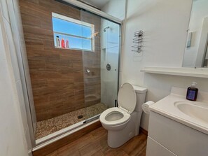 Hair dryer, towels - Comfortable Studio • 5-Min Walk to Beach #15 (Pompano Beach)