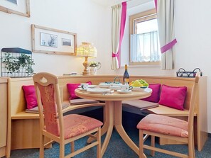 Dining - Naviser Hütte by Interhome (Navis)