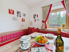 Dining - Naviser Hütte by Interhome (Navis)