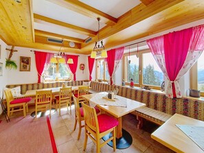 Dining - Naviser Hütte by Interhome (Navis)