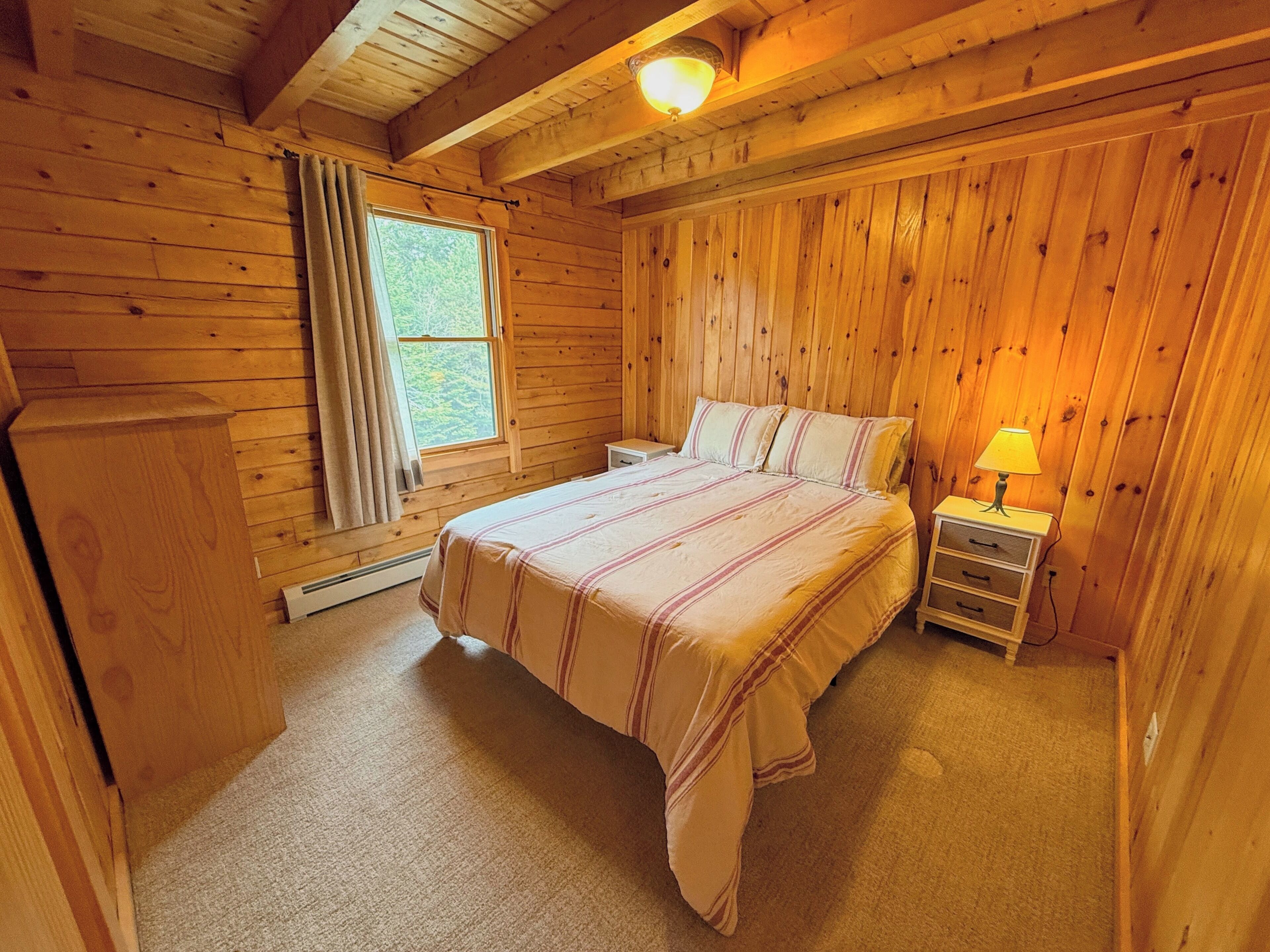 4 bedrooms, internet, bed sheets