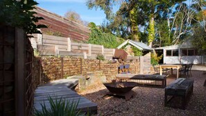 Unclassified image, 3 of 19, button - Rosey Knoll Cottage ~ Cottage with delights of modern life (Daylesford)