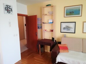 Interior - Zentrale Ferienwohnung mit überdachtem Balkon by Interhome (Crno)