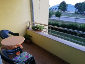 Property grounds - Zentrale Ferienwohnung mit überdachtem Balkon by Interhome (Crno)