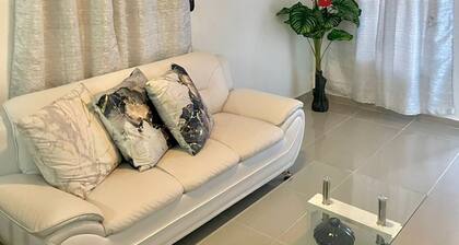 Cozy 2-bedroom house in excellent Santiago de los Caballeros with AC