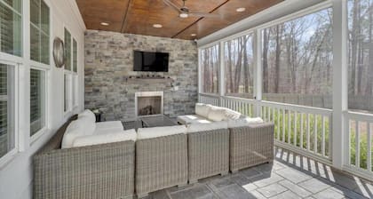 Family Fun - Cozy Movie and Game Room - Huge Yard - Pets