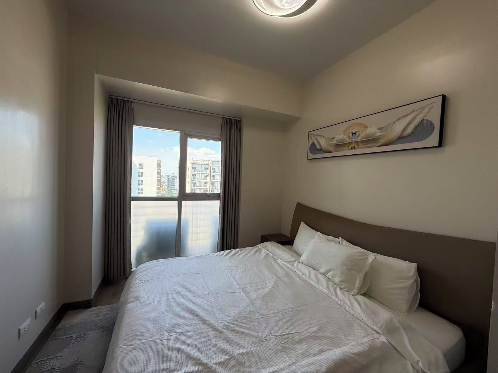 Luxury Apartment, Non Smoking, Bay View | Desk, iron/ironing board, WiFi (free), individually furnished