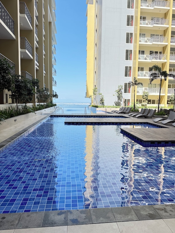 Pool - Bayshore Residential Resort 2 Phase 1 (Parañaque)