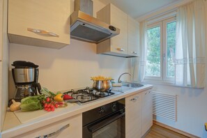 Fridge, microwave, stovetop, coffee/tea maker - Torbole Lake Front, Torbole - Arco, Italy (Torbole - Arco)