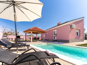 Pool - Villa Lilly by Interhome (Pula/Krnica)