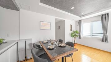 Apartment | Dining