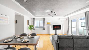 Apartment | Dining