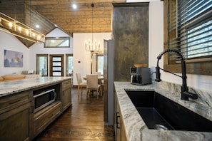 Paper towels - New Listing Special-Couples Cabin w/Hot Tub, Pool Access, Pickleball & Fire-pit! (Broken Bow)