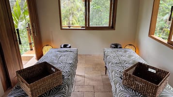 Couples treatment rooms, deep-tissue massages, massages