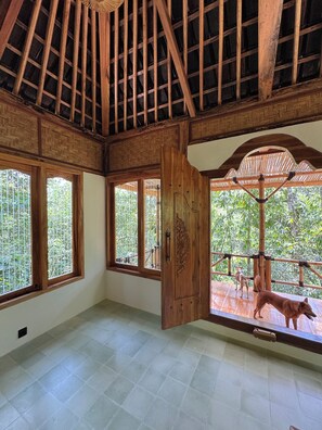 Comfort Double Room, Balcony, Garden View | Interior