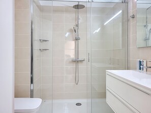 Towels - Vico Morcote Luxury View Apartment by Interhome (Morcote)