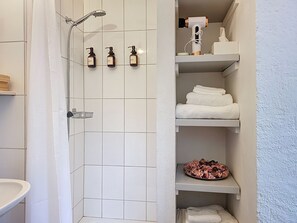 Towels - Uggine 66 by Interhome (Breggia)