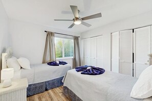 Room - Cozy coastal duplex with full kitchen, close to beach & shopping (Port Charlotte)