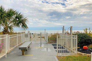 Property grounds - Oceanfront condo with private balcony, indoor pool & direct beach access (North Myrtle Beach)