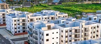 Luxury Hotel style Apartment. With a/c, hot and cold water. 3bs 2 bathroom