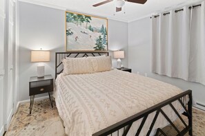 Room - Cozy 1-bedroom condo with AC in peaceful Snowshoe (Snowshoe)