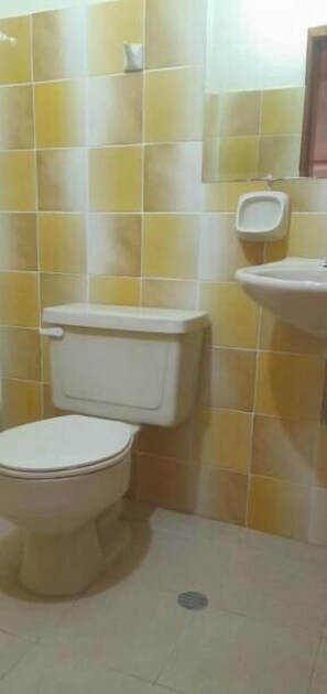 Handtücher, Seife, Toilettenpapier