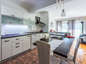Fridge, microwave, oven, dishwasher - Vacation home Deleut by Interhome (Novi Vinodolski)
