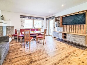 Living area - Josephine by Interhome (Auffach)