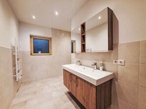 Bathroom - Josephine by Interhome (Auffach)