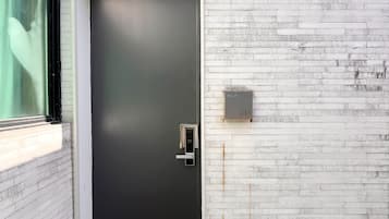 Pet Premier Suite A | Exterior detail