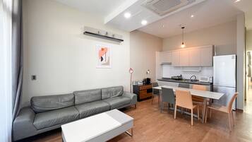 Pet Family Two Room | Interior