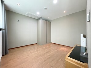 Interior - OVER THE MOUNTAIN (Gapyeong)