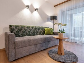 TV - Apart Kreuzjoch by Interhome (Zell am Ziller)