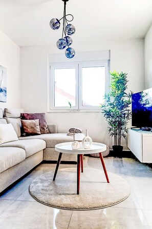 TV - Sunny Terrace II by Interhome (Trogir/Okrug Gornji)