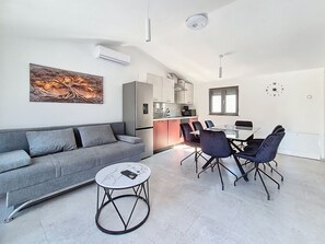 TV - Vacation home Danica by Interhome (Nin)