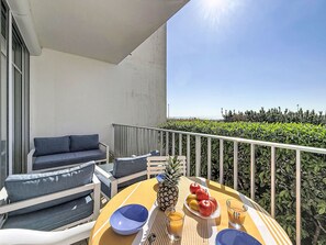 Outdoor dining - Les Trois Iles by Interhome (Quiberon)
