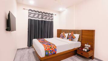 Deluxe Room | Egyptian cotton sheets, premium bedding, in-room safe, free WiFi