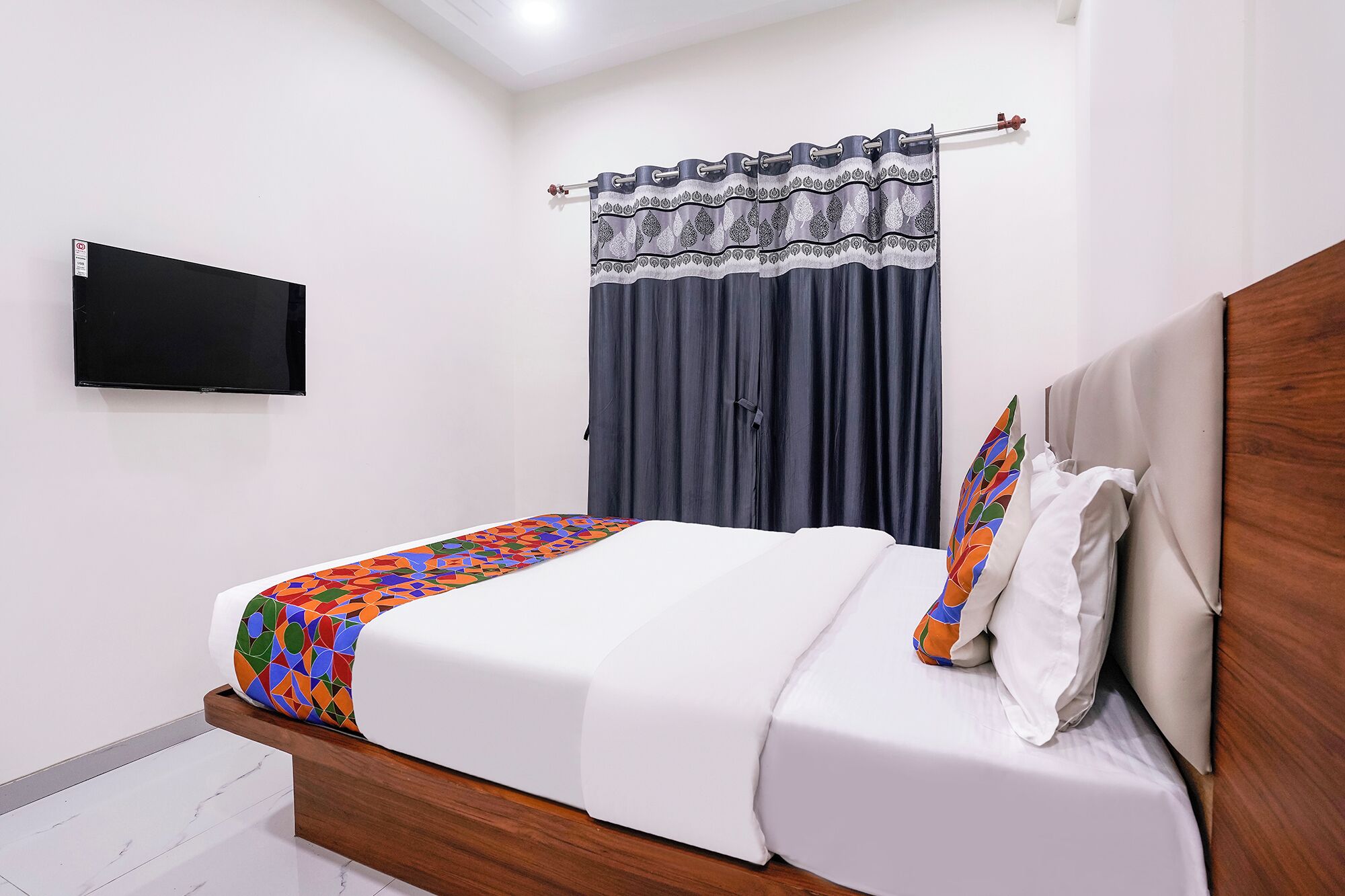 Egyptian cotton sheets, premium bedding, in-room safe, free WiFi