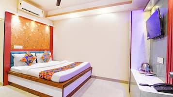 Deluxe Room | Egyptian cotton sheets, premium bedding, in-room safe, free WiFi