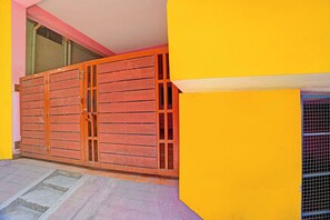 Entrada al alojamiento