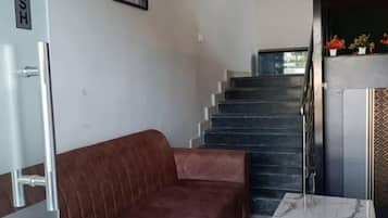 Àrea amb seients del vestíbul